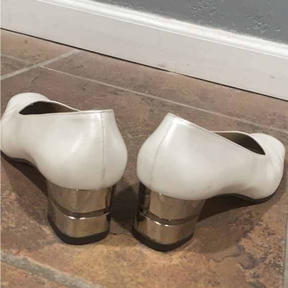 COPY - Vintage Ferragamo kitten heels - Picture 4 of 9